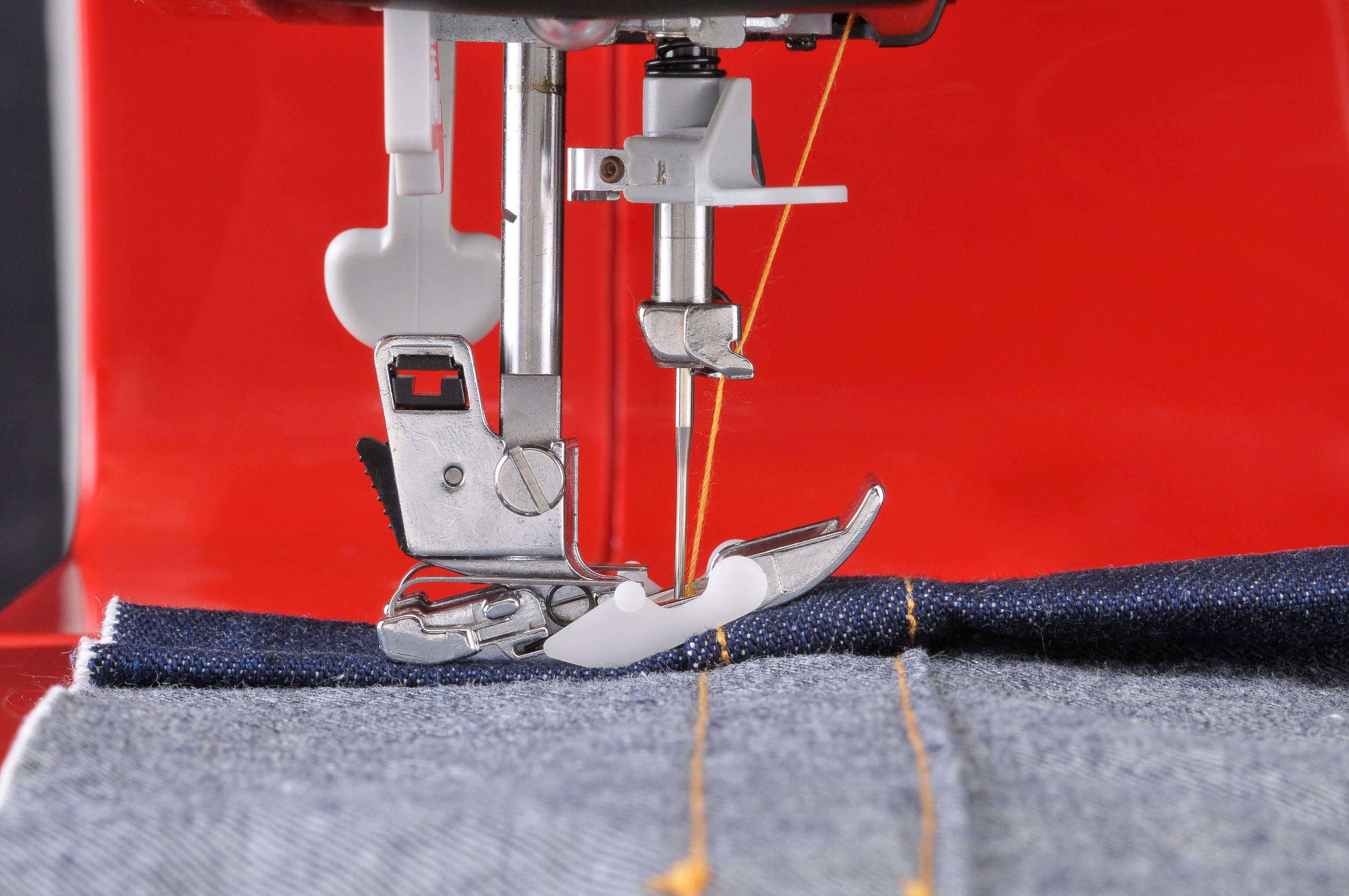 TOYOTA OEKAKI 50R - (red) - Computer-Nähmaschine