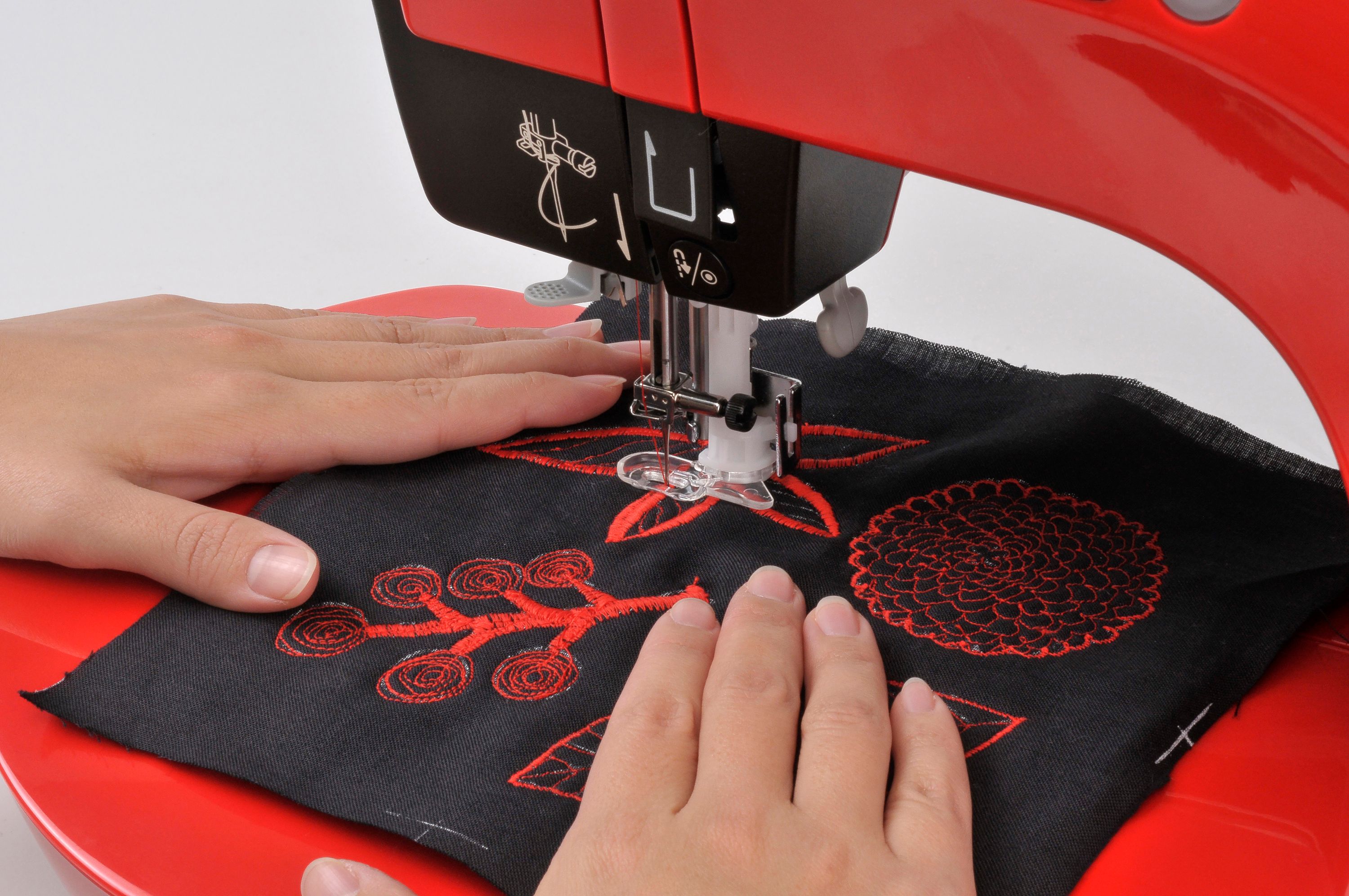 TOYOTA OEKAKI 50R - (red) - Computer-Nähmaschine