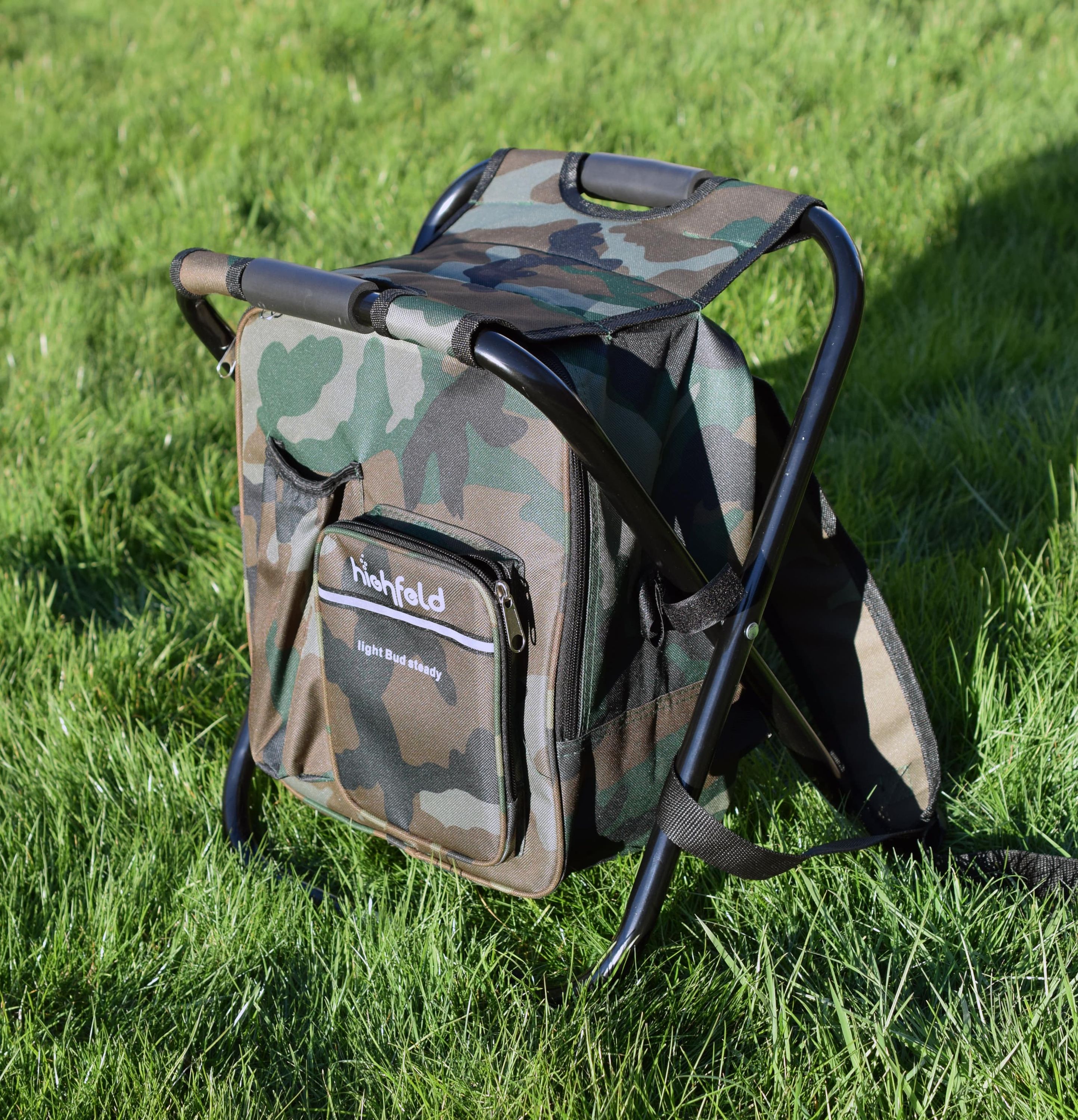 highfeld Camping Stuhl Hocker mit Rucksack camouflage Campinghocker Campingstuhl Rucksackstuhl