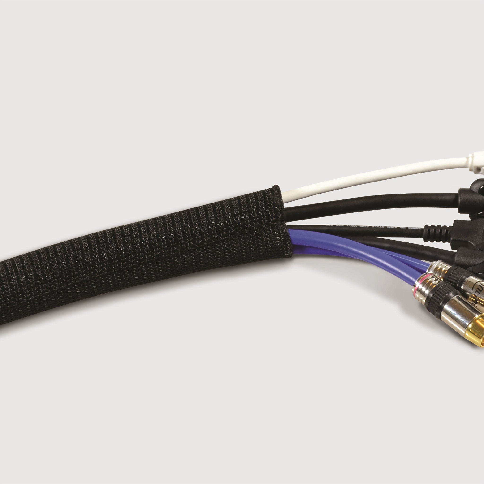 Kabelmanagement Komplett-Set von Label the Cable – Kabelschlauch 2 m + 20 Klett-Kabelhalter (schwarz & weiß) für Ordnung am Schreibtisch & TV